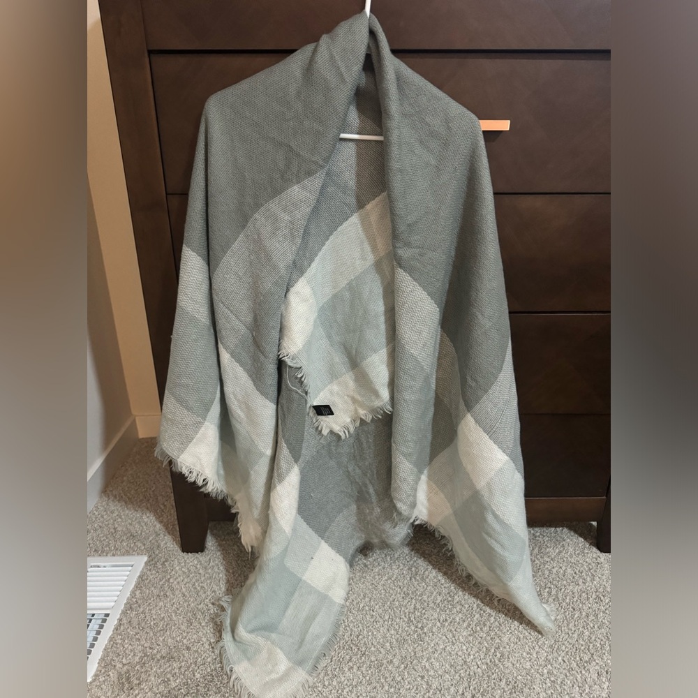 Grey and white plaid blanket scarf